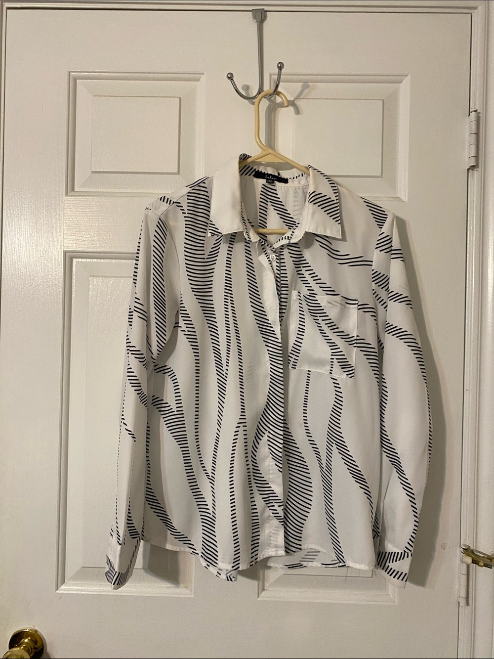 Lulu's White Button-Down Shirt with Black Wavy Stripe Print